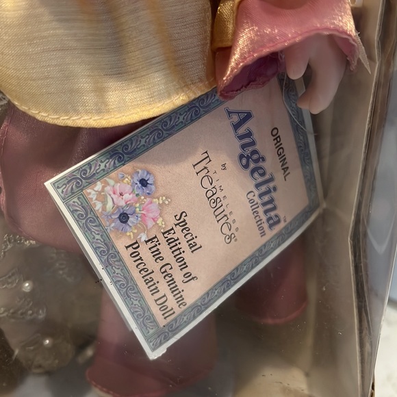 Angelina collection doll - Picture 3 of 7